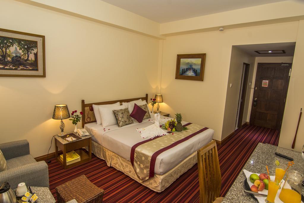 Reno Hotel Γιανγκόν Εξωτερικό φωτογραφία